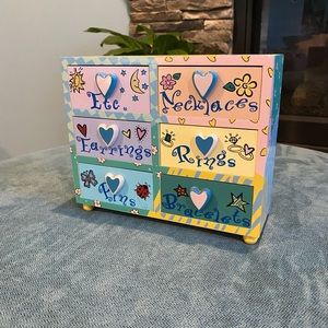 Little girls jewelry box